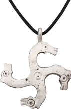 ROMAN HORSE HEAD PENDANT, 2ND-4TH CENTURY AD. - Picardi Jewelry