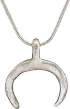 VIKING LUNAR PENDANT NECKLACE, C. 900 - 1000 AD