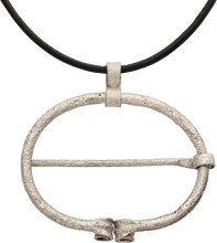 VIKING PROTECTIVE BROOCH NECKLACE 850-1050 AD