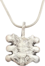 EUROPEAN NOBLE WOMAN'S NECKLACE PENDANT - Picardi Jewelry