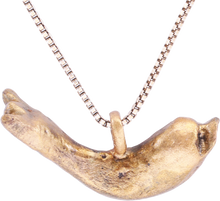 ROMAN GILT DOLPHIN PENDANT NECKLACE C.100-300 AD