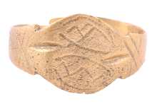 VIKING SHIELD RING, C.800-1000 AD, SIZE 9 ½ - Fagan Arms