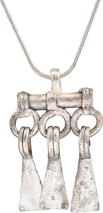 VIKING SORCERESS'S PENDANT NECKLACE, 10TH-11TH CENTURY AD