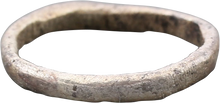 RARE VIKING BEARD RING, C.900-1050 AD
