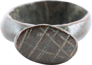 FINE ROMAN SIGNET RING, 3TH-6TH C. AD, SIZE 3 ¼ - Fagan Arms (8202655793326)