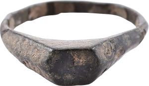 EUROPEAN NOBLE WOMAN’S RING C.1300, SIZE 3 - Fagan Arms (8202650615982)